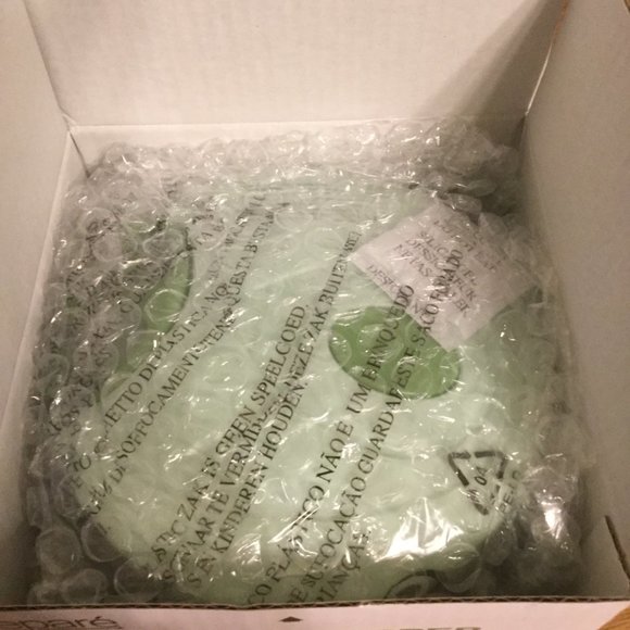 Epare vegetable chopper new in box, cover is green - Picture 3 of 4